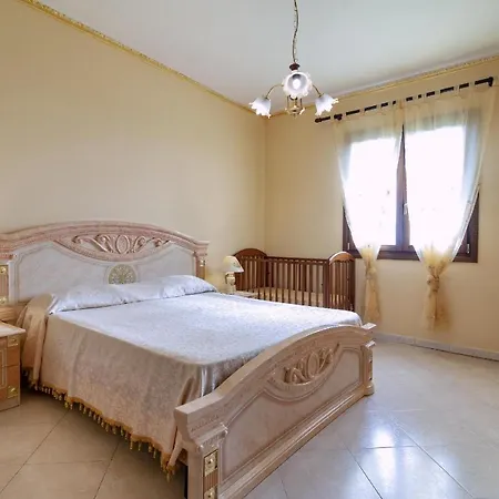 Ginevra Villa *